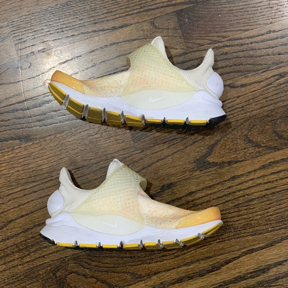 Good Condition Nike Women’s Sock Dart Shoes White/Orange Glow/Yellow Size 5 - Picture 6 of 15